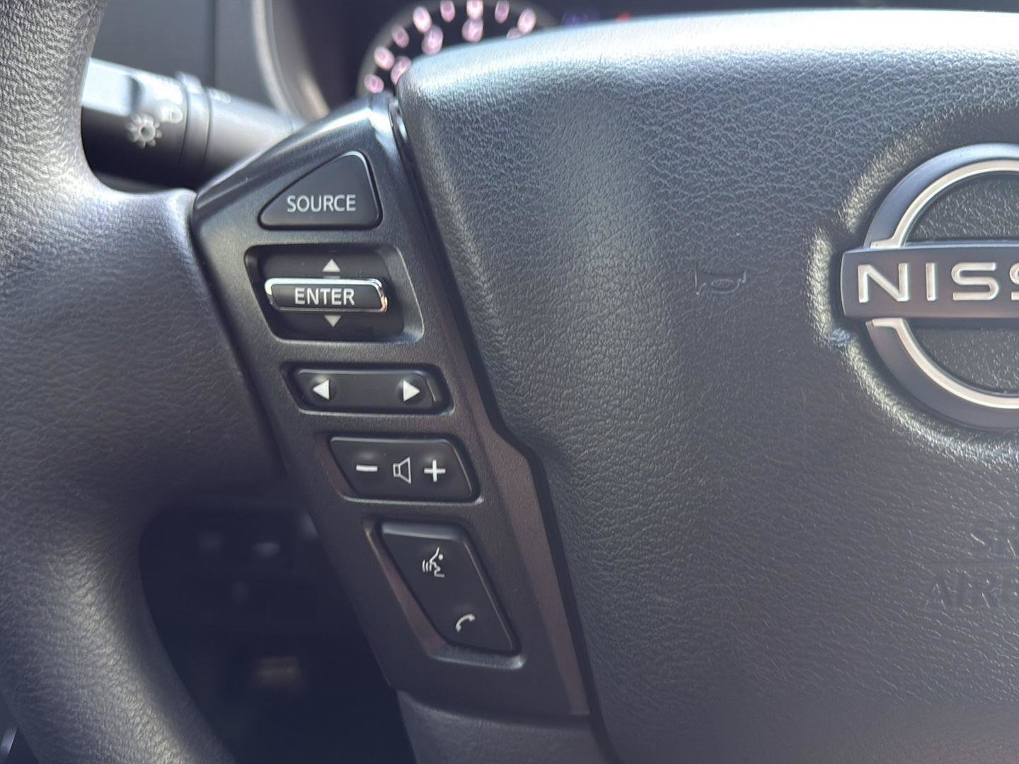 Used 2023 Nissan Frontier SV w/ Midnight Edition Package AWD/4WD image 17