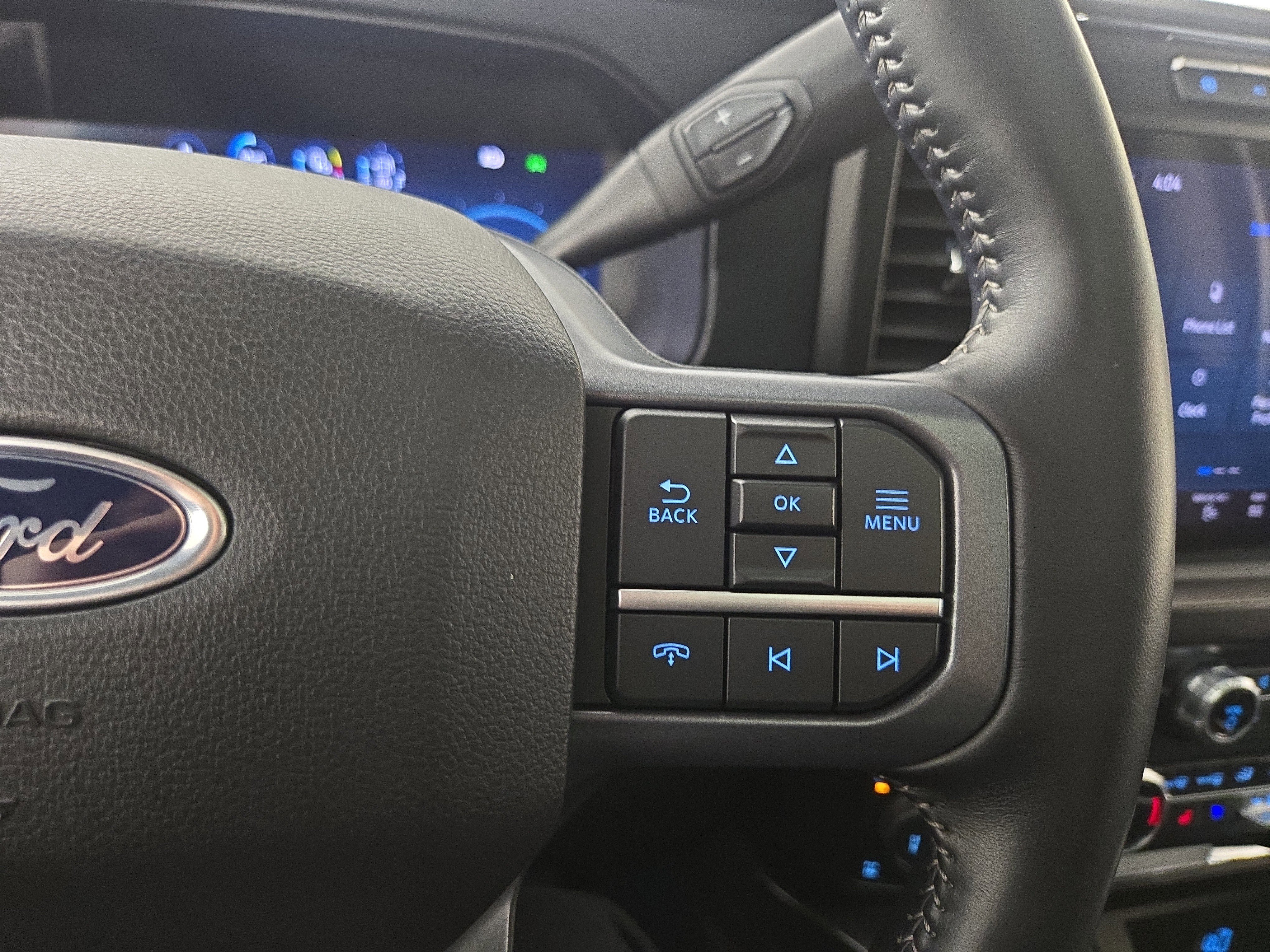 Used 2023 Ford F250 Lariat w/ Lariat Ultimate Package image 17