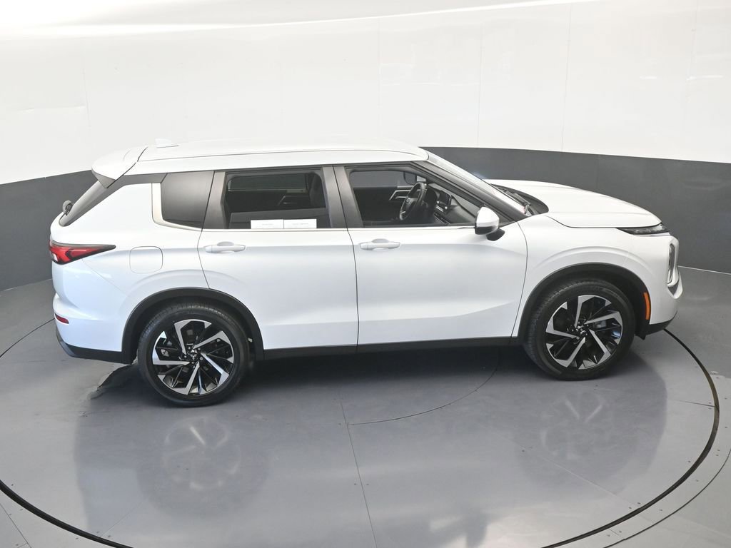 Used 2022 Mitsubishi Outlander ES image 52