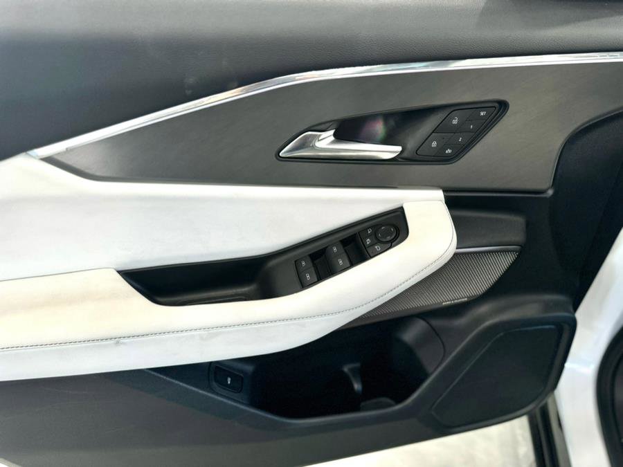 Used 2024 Acura ZDX A-Spec image 12