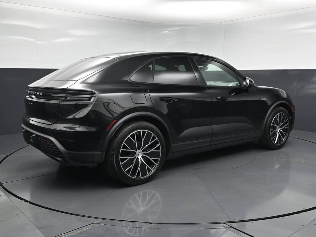 New 2026 Porsche Macan 4 Electric AWD/4WD image 11