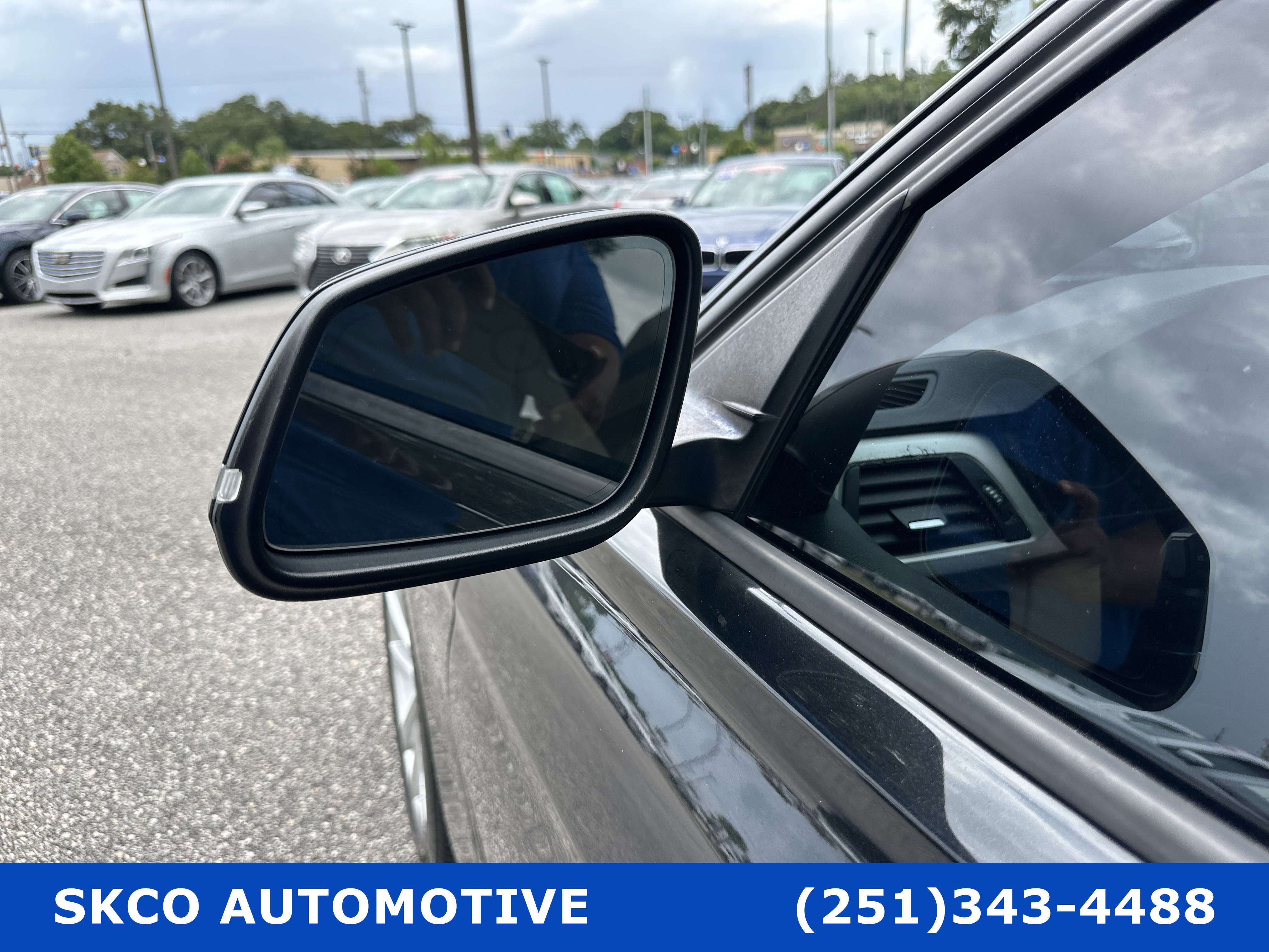 Used 2018 BMW 320i Sedan w/ Premium Package RWD image 10