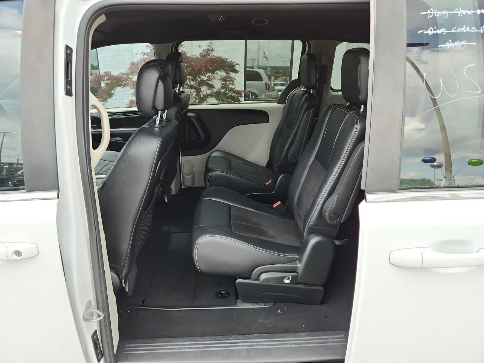 Used 2020 Dodge Grand Caravan SXT FWD image 27