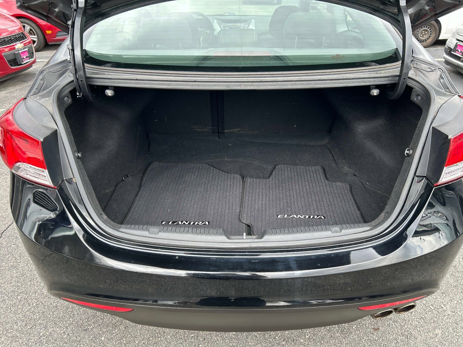 Used 2013 Hyundai Elantra FWD image 10