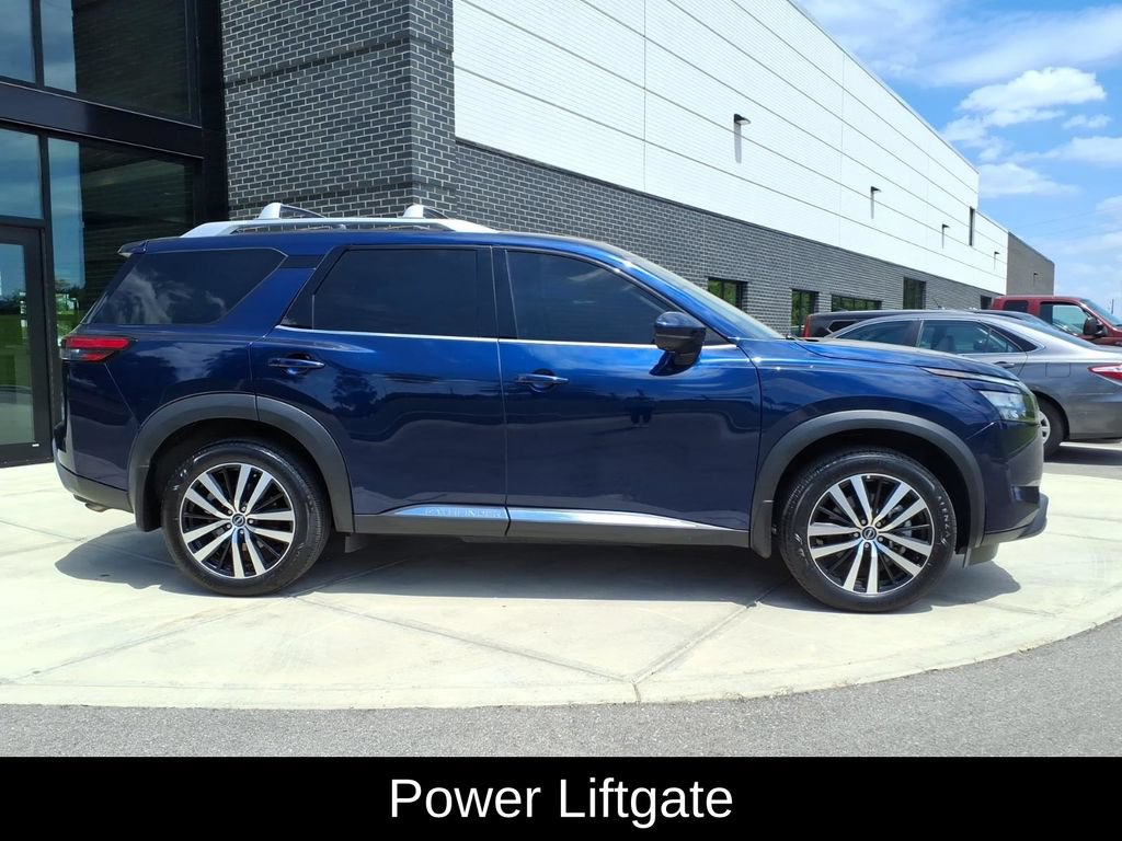 Used 2025 Nissan Pathfinder Platinum w/ Cargo Package AWD/4WD image 8