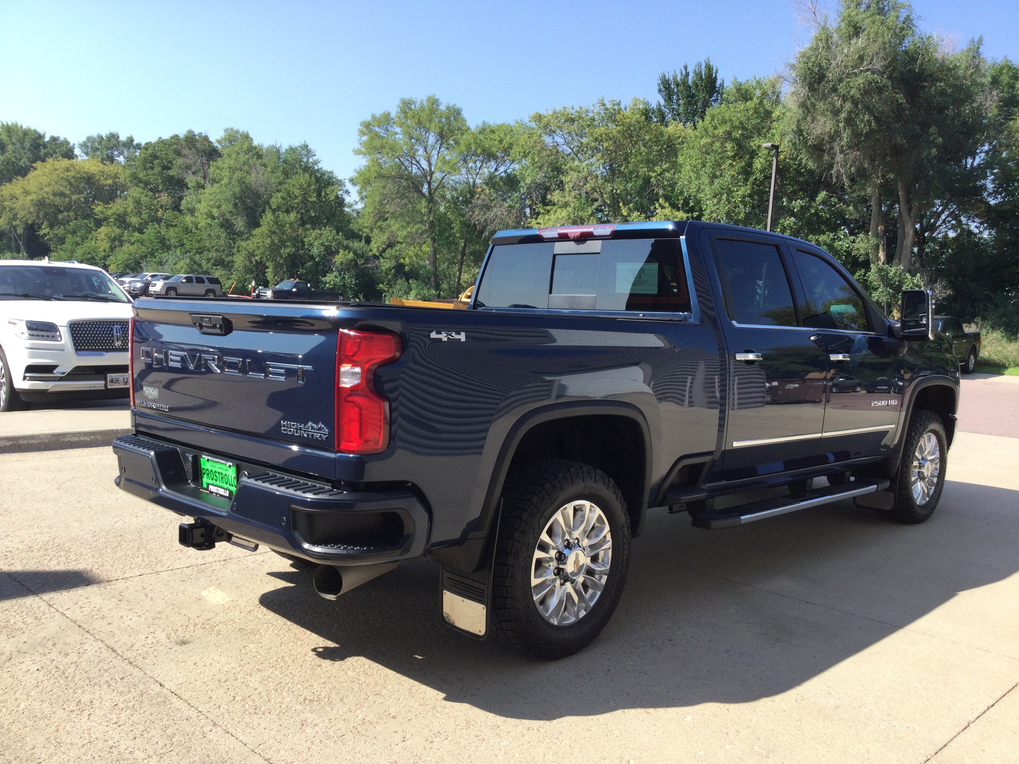 Used 2021 Chevrolet Silverado 2500 High Country w/ Z71 Off-Road Package AWD/4WD image 5