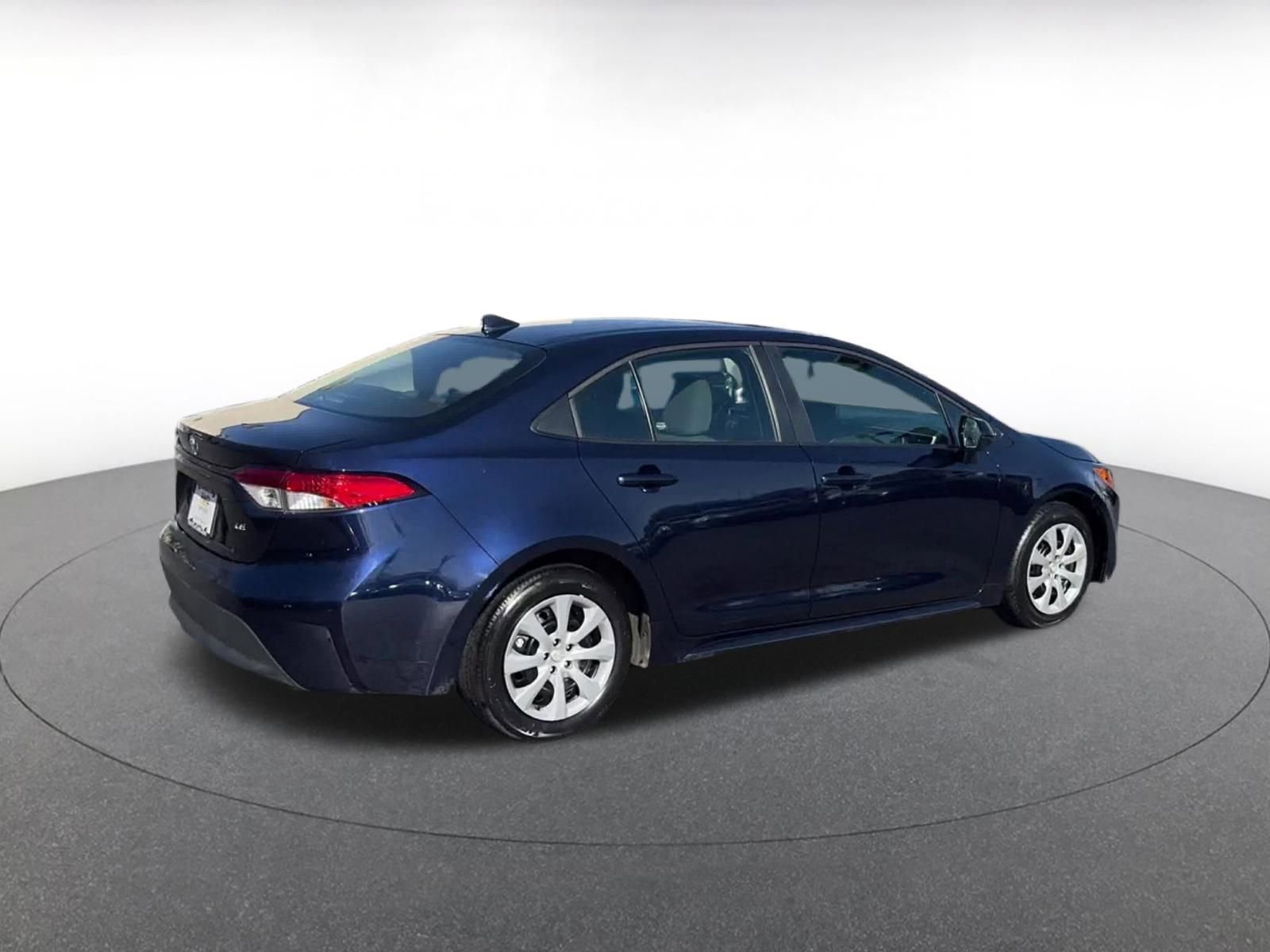 Used 2025 Toyota Corolla LE image 14