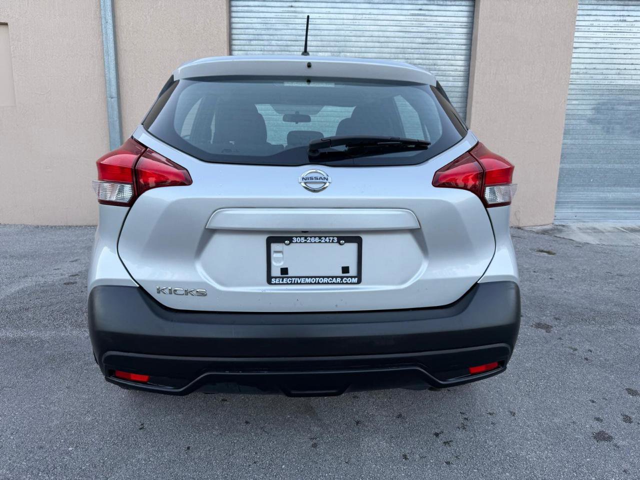 Used 2019 Nissan Kicks S image 7