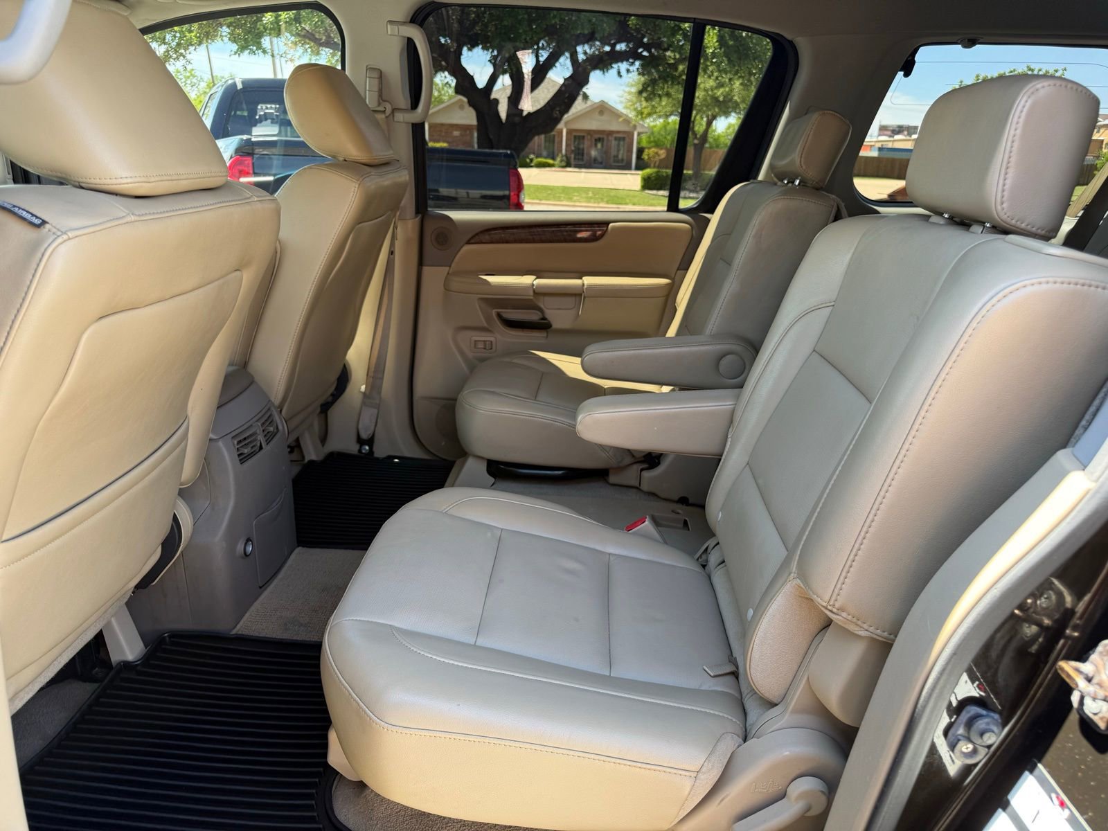 Used 2011 Nissan Armada Platinum w/ 2nd Row Captain Seat Pkg image 13