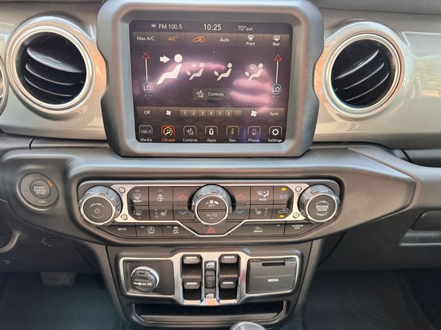 Used 2022 Jeep Wrangler Unlimited Sahara w/ LED Lighting Group AWD/4WD image 19