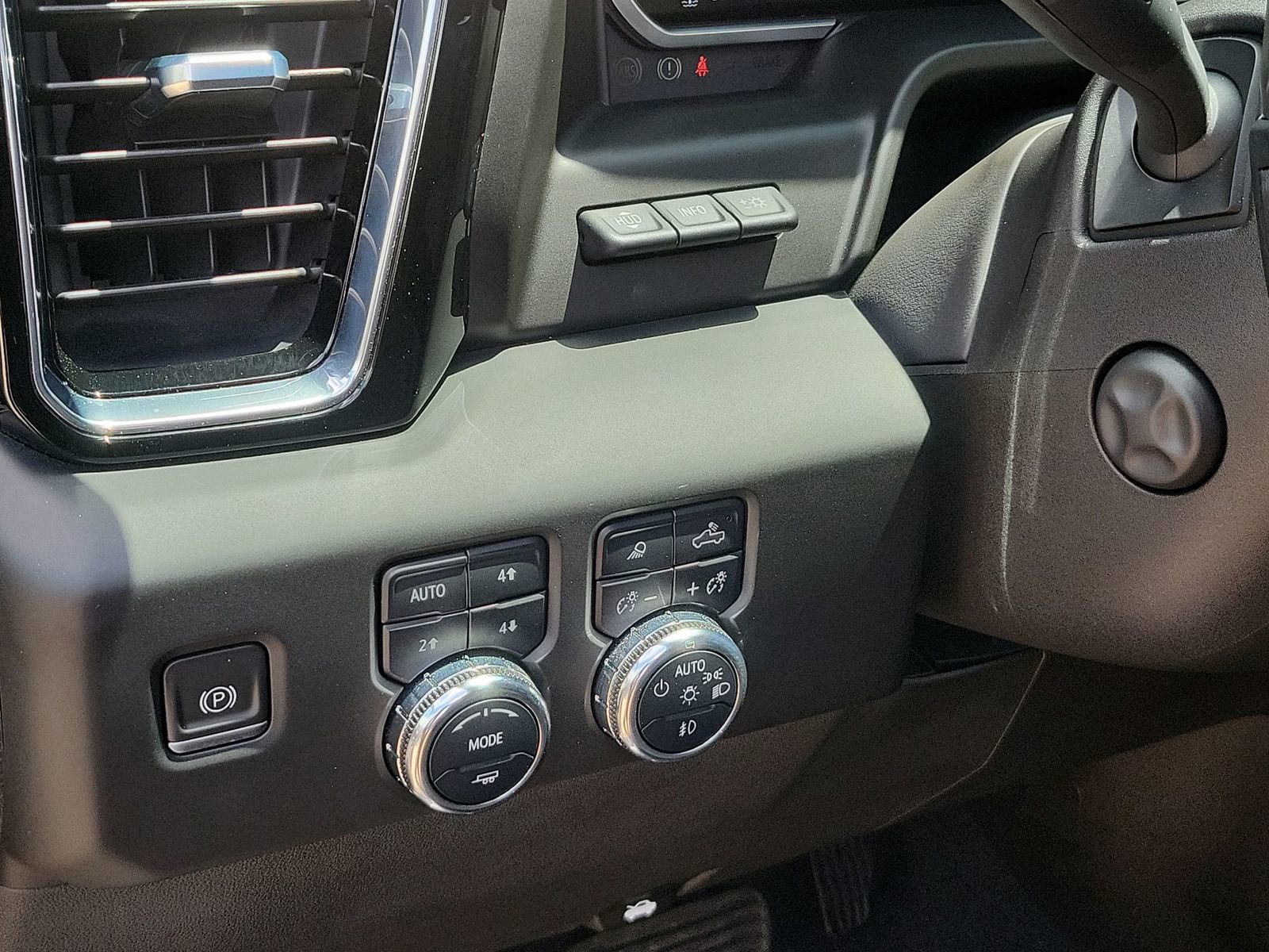 Certified 2023 GMC Sierra 1500 Denali w/ Technology Package AWD/4WD image 17