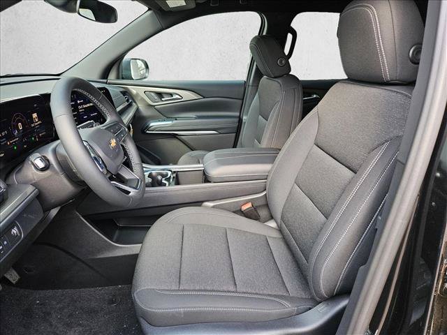 New 2027 Chevrolet Traverse LT FWD image 4