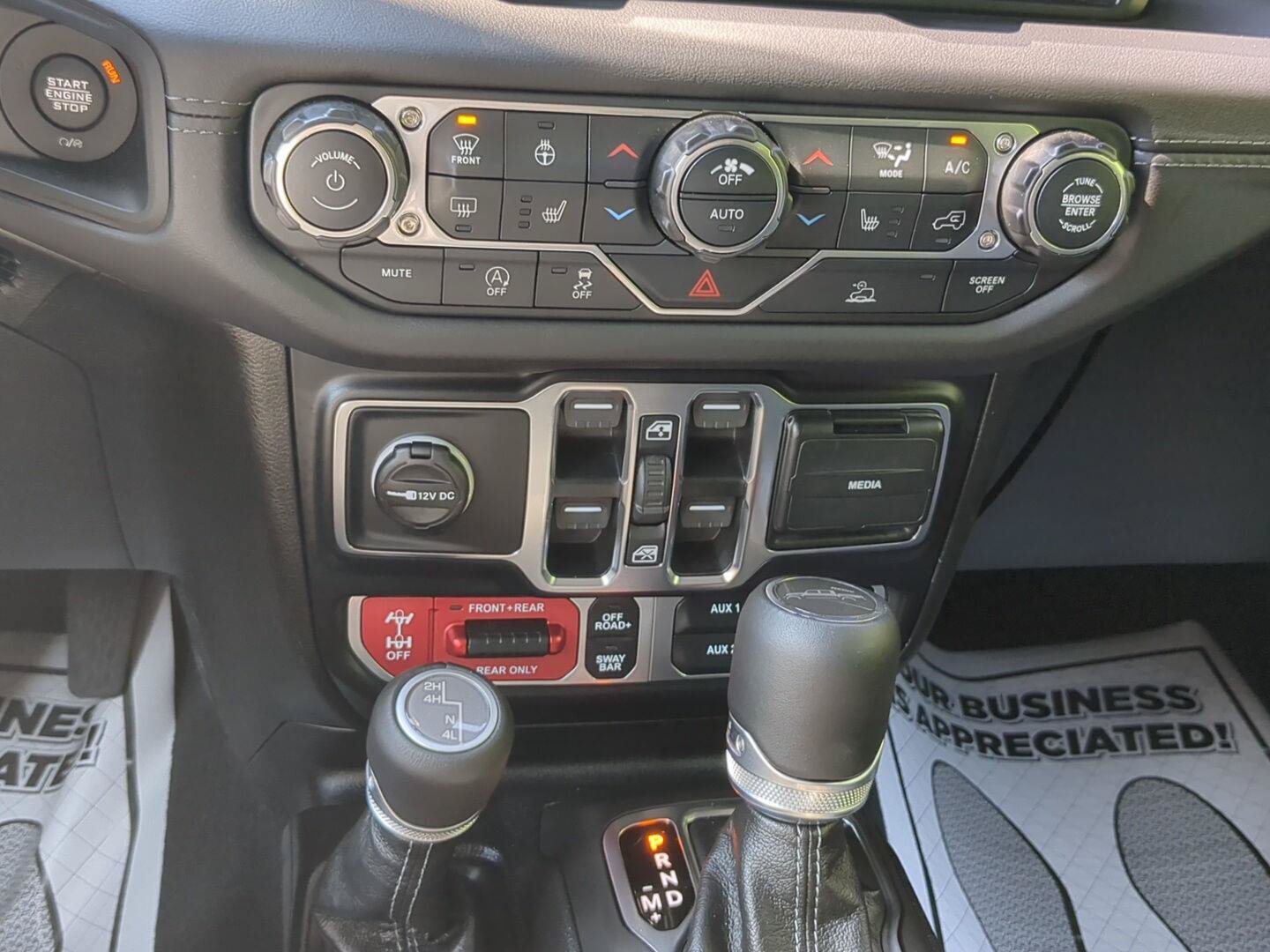 Used 2026 Jeep Gladiator Rubicon AWD/4WD image 19