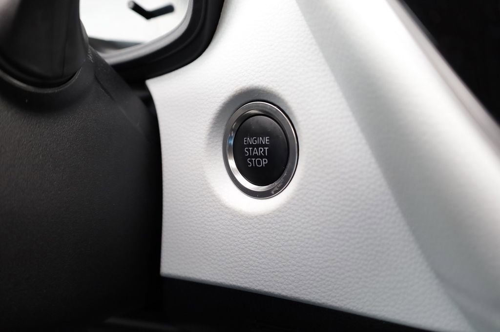 Certified 2025 Toyota Corolla SE w/ SE Premium Package image 34