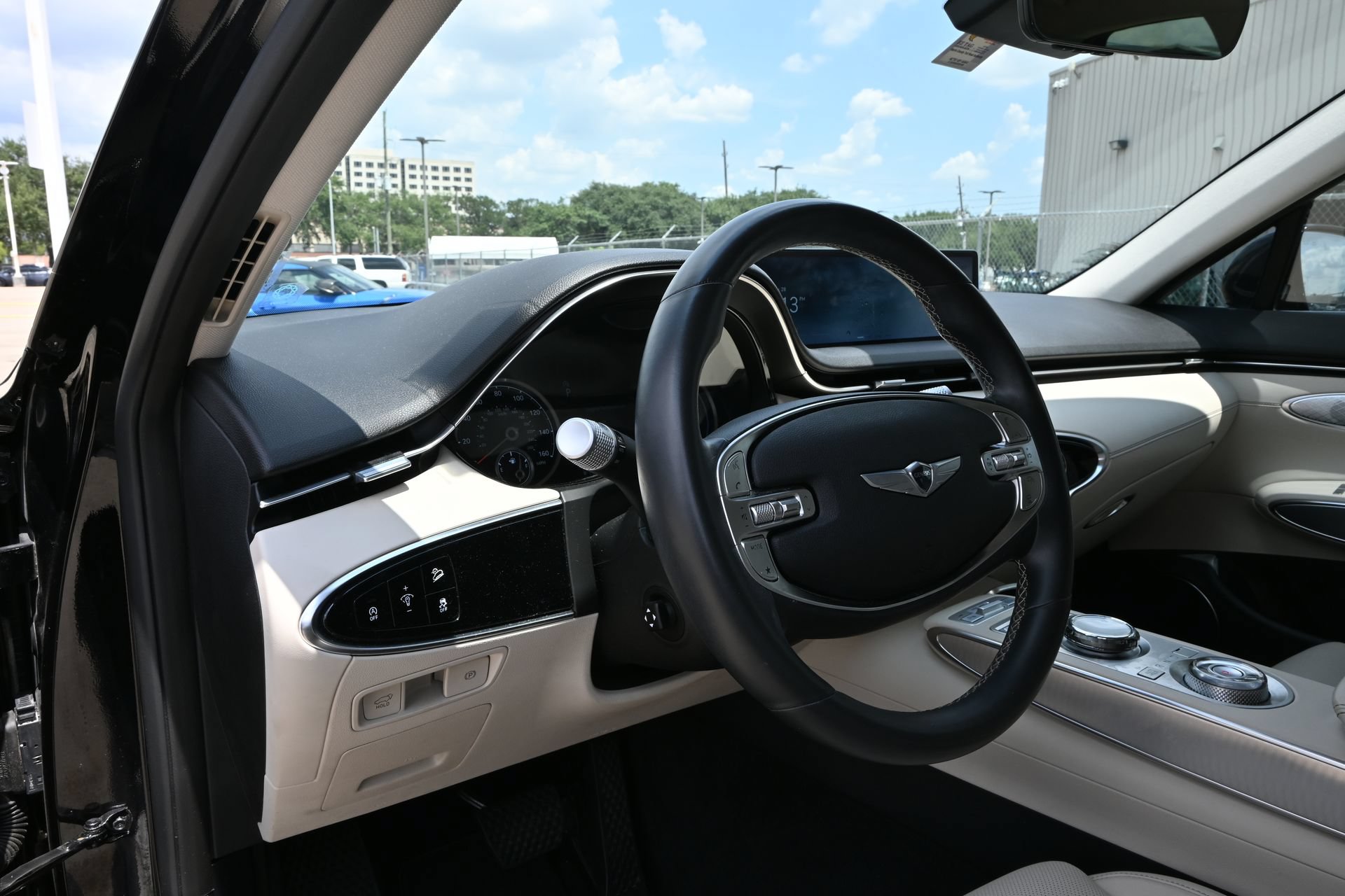 Used 2024 Genesis GV70 2.5T w/ Select Package AWD/4WD image 18
