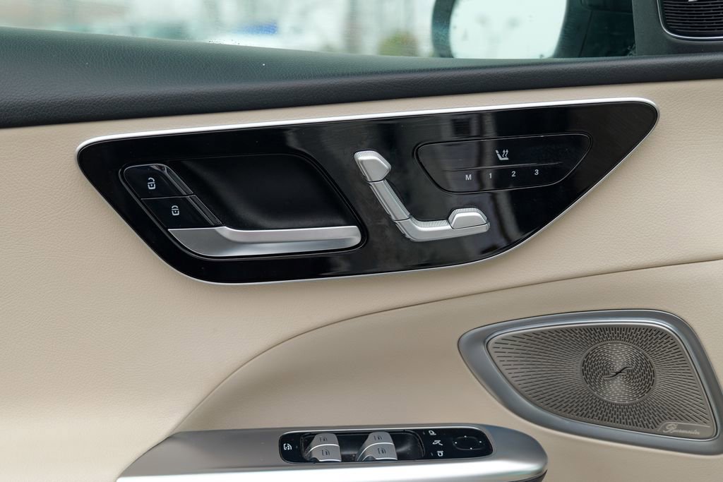 Used 2022 Mercedes-Benz C 300 4MATIC Sedan w/ Pinnacle Trim Package image 18