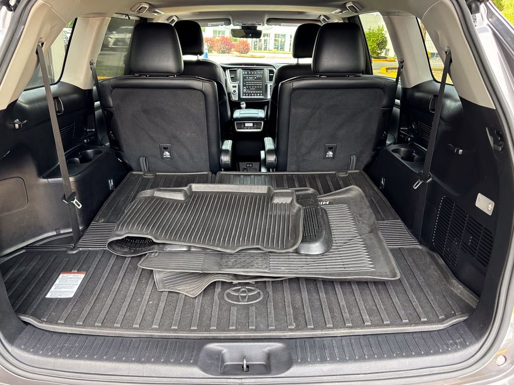 Used 2017 Toyota Highlander Limited AWD/4WD image 49