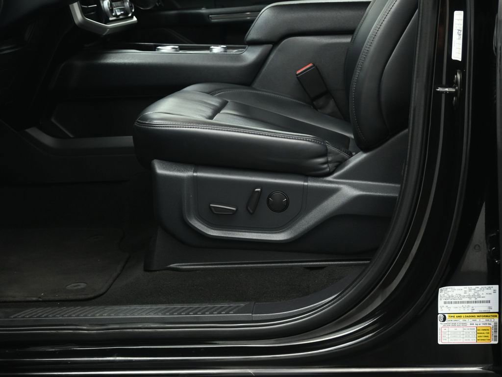 Certified 2024 Ford Expedition Max XLT image 11