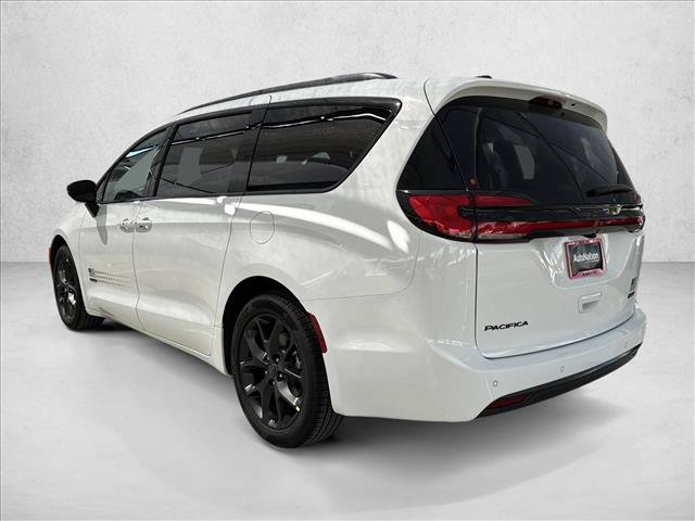 New 2027 Chrysler Pacifica Select FWD image 3