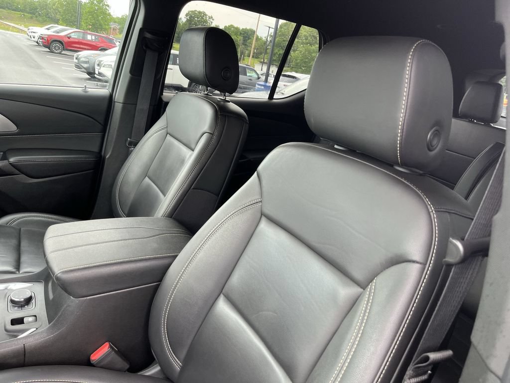 Used 2023 Chevrolet Traverse LT AWD/4WD image 11
