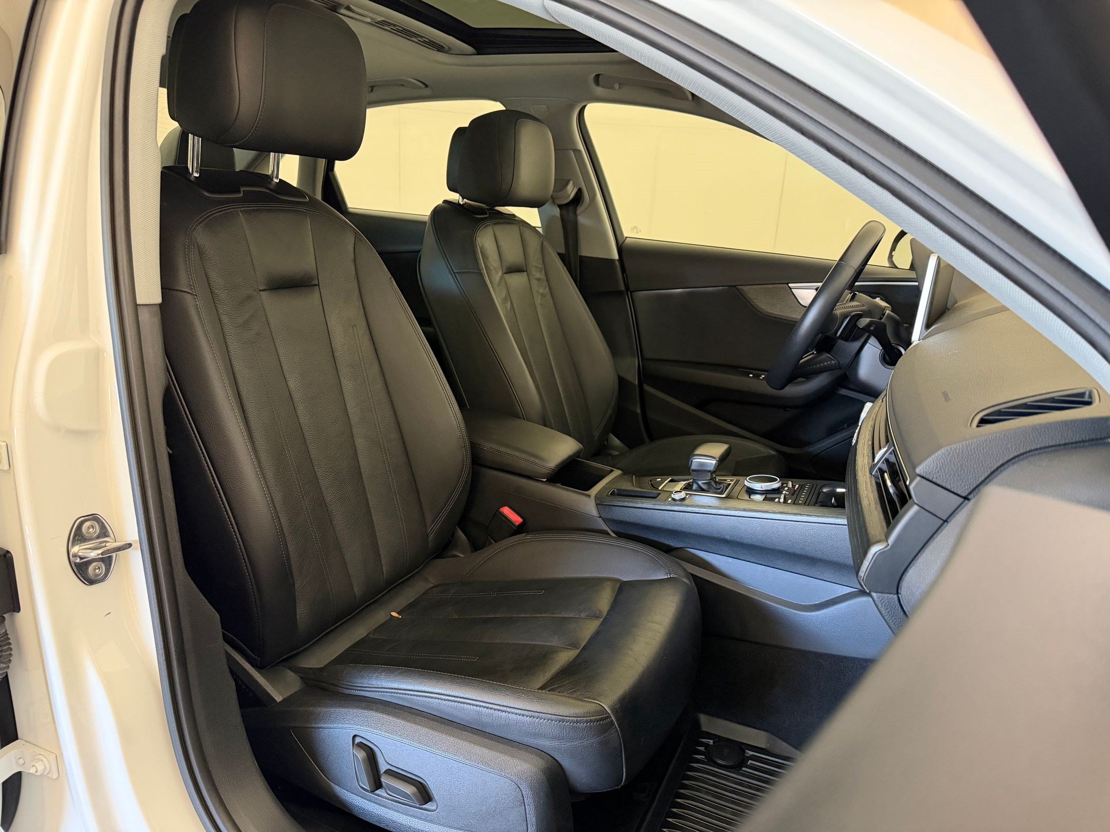 Used 2018 Audi A4 2.0T Premium AWD/4WD image 33