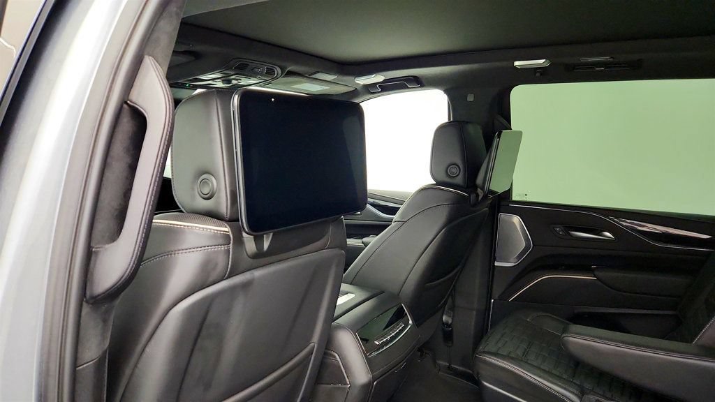 Used 2024 Cadillac Escalade ESV V w/ LPO, ONYX Package AWD/4WD image 24