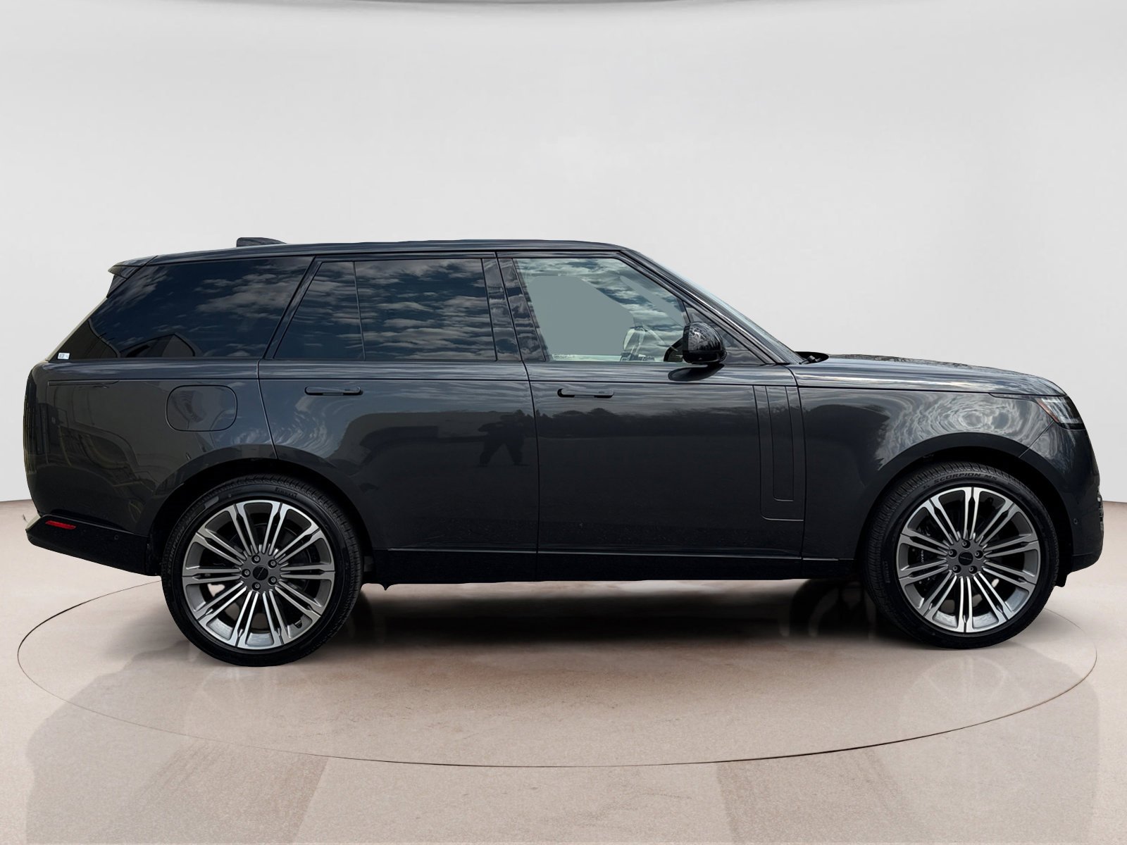 New 2025 Land Rover Range Rover SE image 6