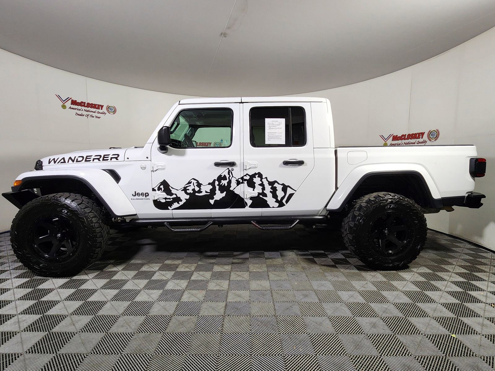 Used 2020 Jeep Gladiator Overland w/ Dual Top Group image 4
