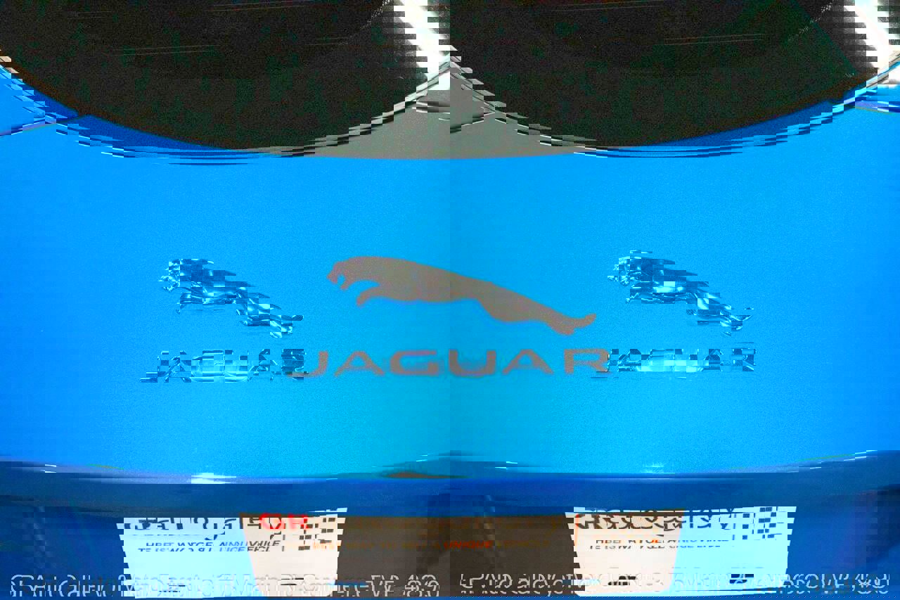 Used 2020 Jaguar F-TYPE R image 28