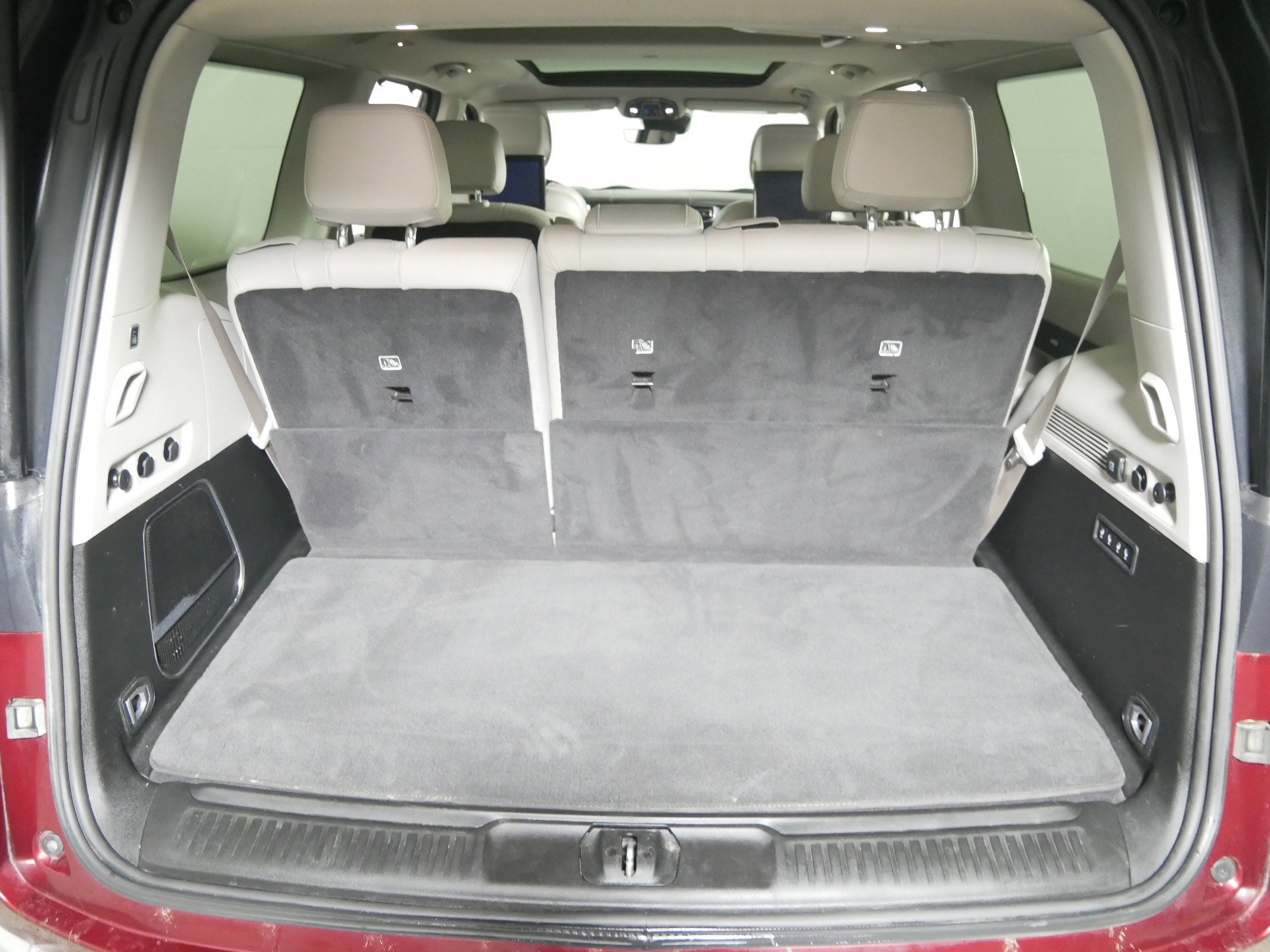 Used 2022 Jeep Wagoneer Series III w/ Premium Group I image 18