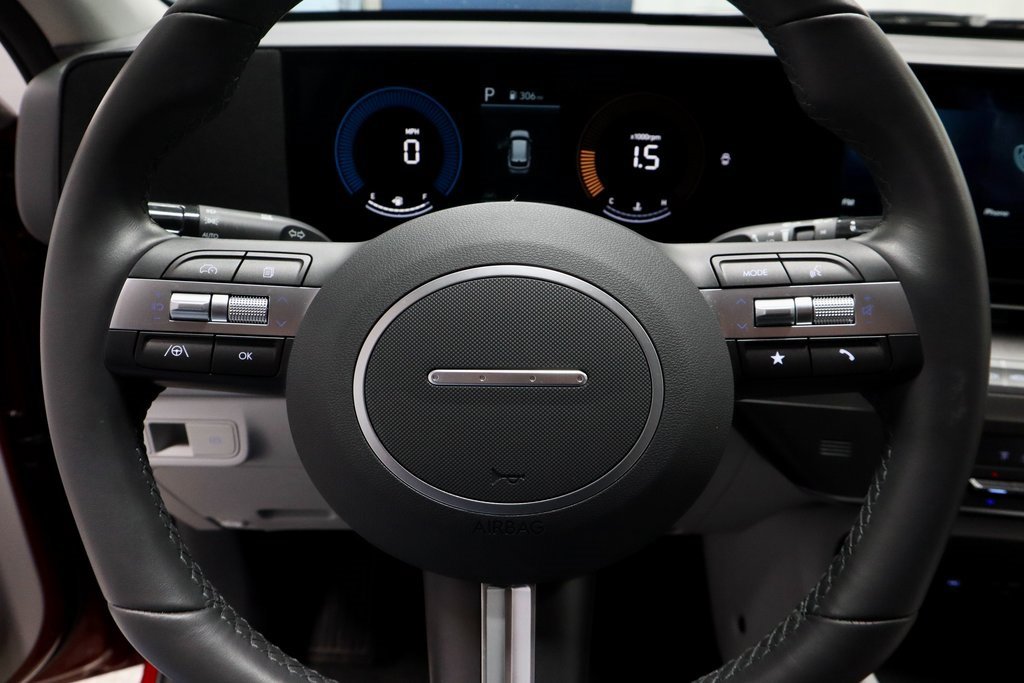 Certified 2025 Hyundai Kona SEL image 30