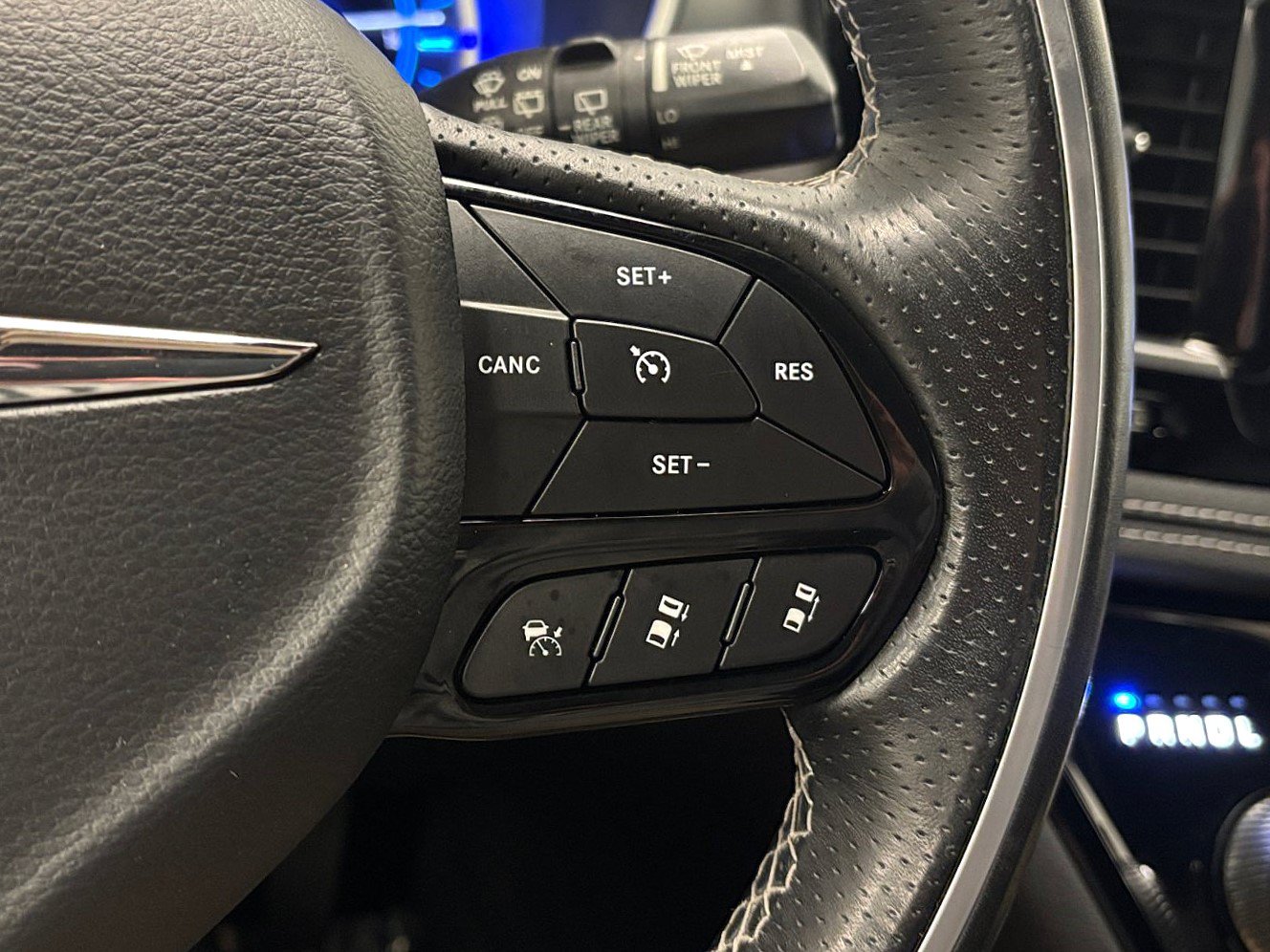 Used 2019 Chrysler Pacifica Limited w/ Advanced Safetytec Group FWD image 43