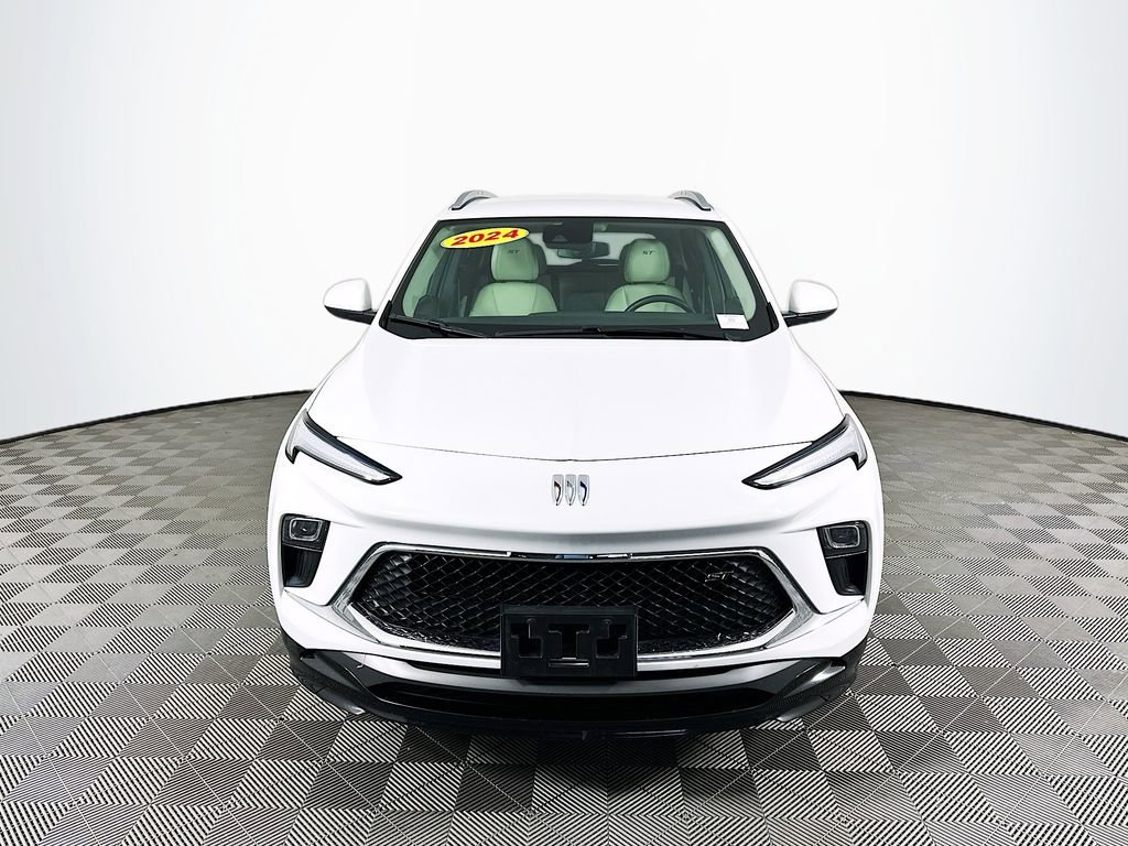 Used 2024 Buick Encore GX Sport Touring image 4