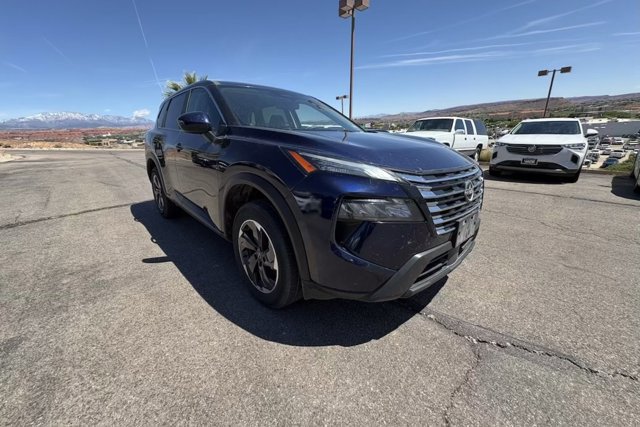 Used 2025 Nissan Rogue SV image 7