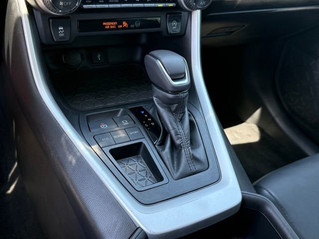 Used 2022 Toyota RAV4 XLE Premium FWD image 18