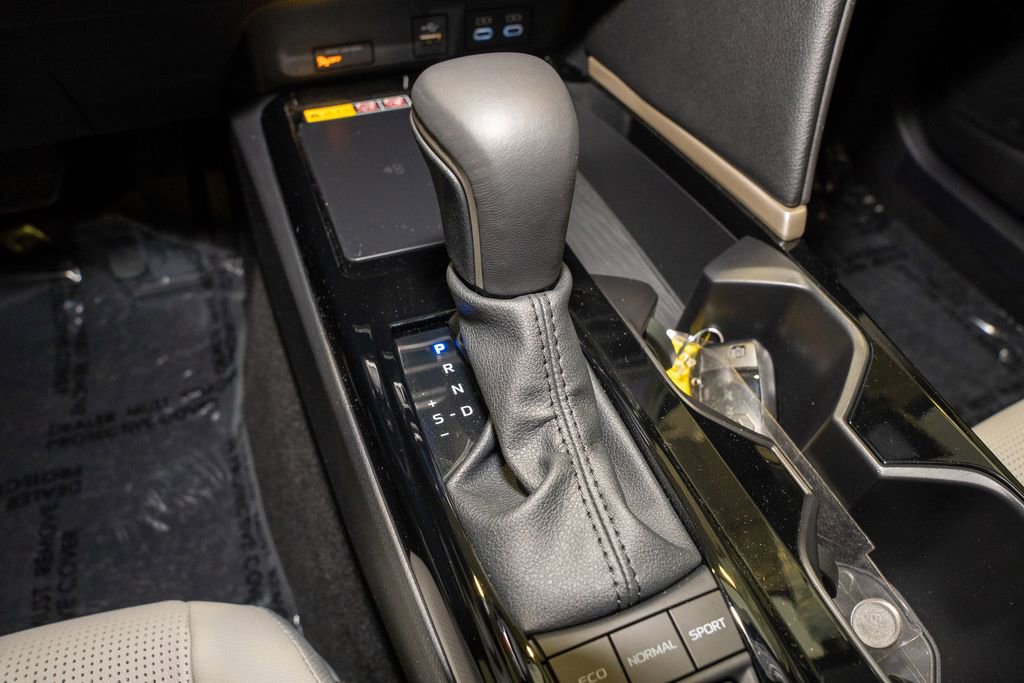 Used 2025 Toyota Camry XLE image 15