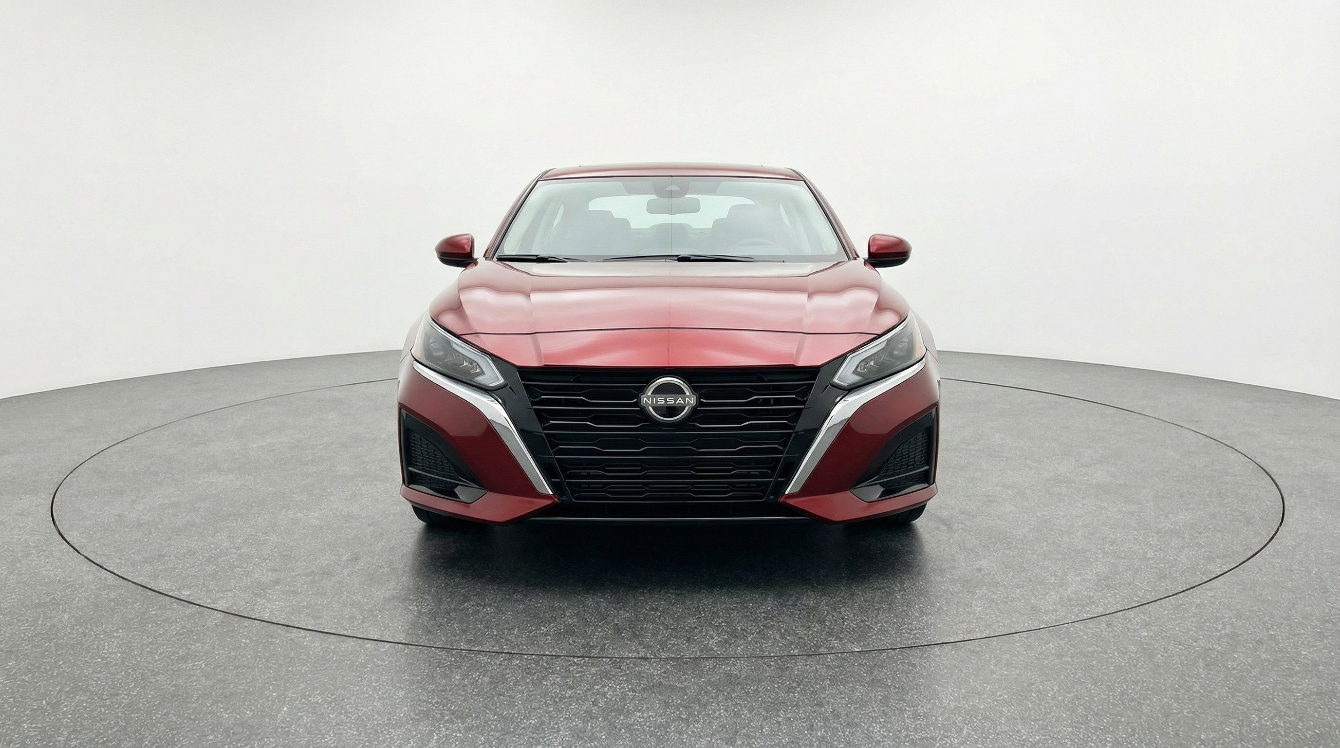 Used 2025 Nissan Altima 2.5 SV image 2