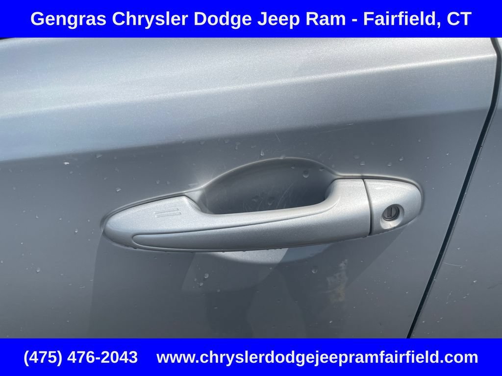 Used 2015 Toyota RAV4 Limited AWD/4WD image 41