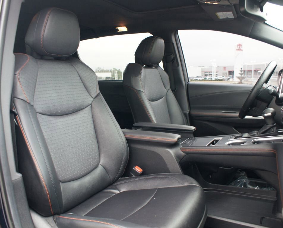 Used 2023 Toyota Sienna XSE FWD image 23