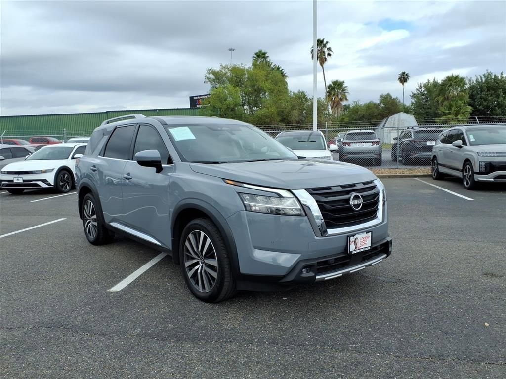 Used 2022 Nissan Pathfinder Platinum image 7