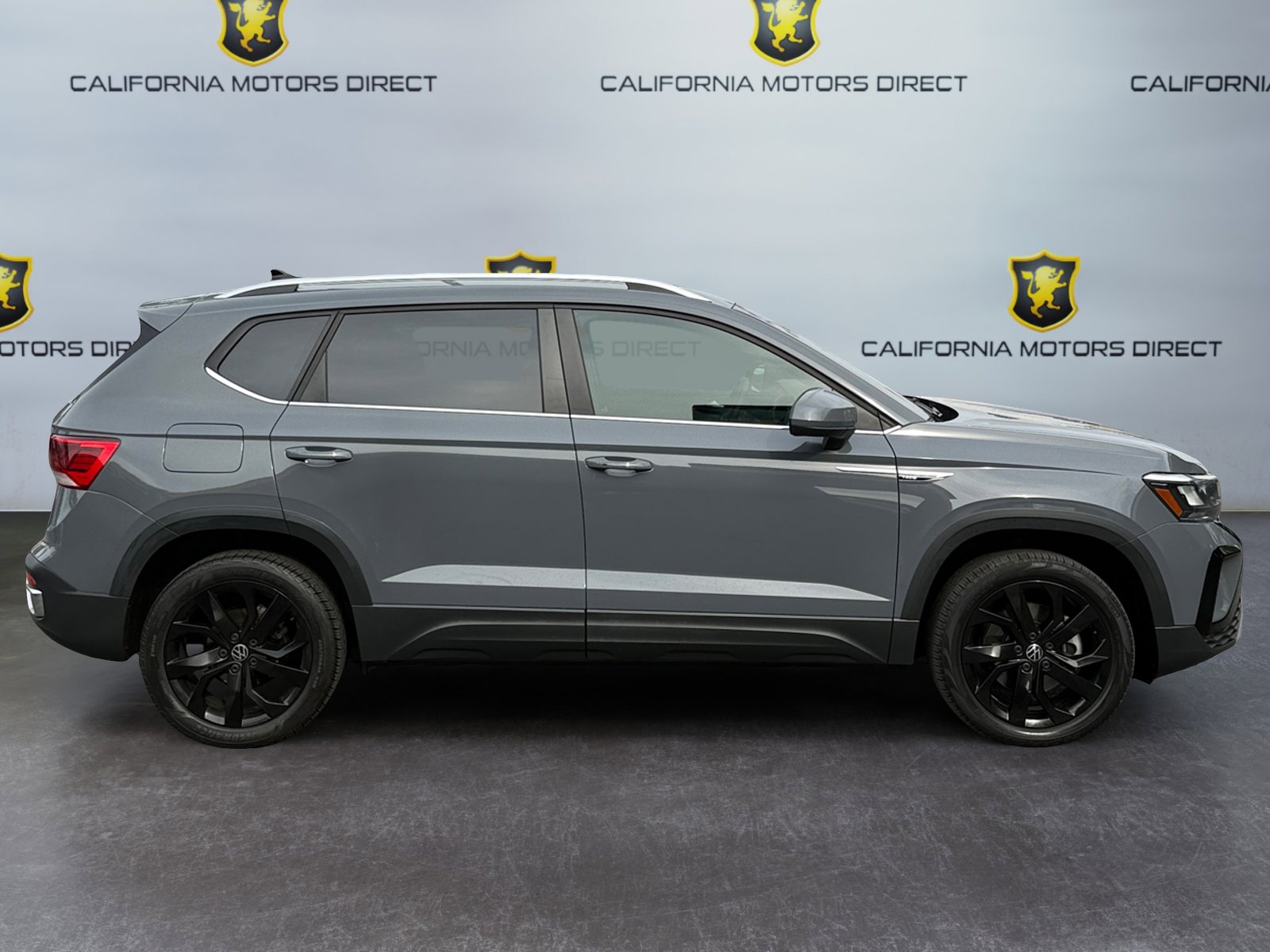 Used 2022 Volkswagen Taos SE w/ Panoramic Sunroof Package image 6