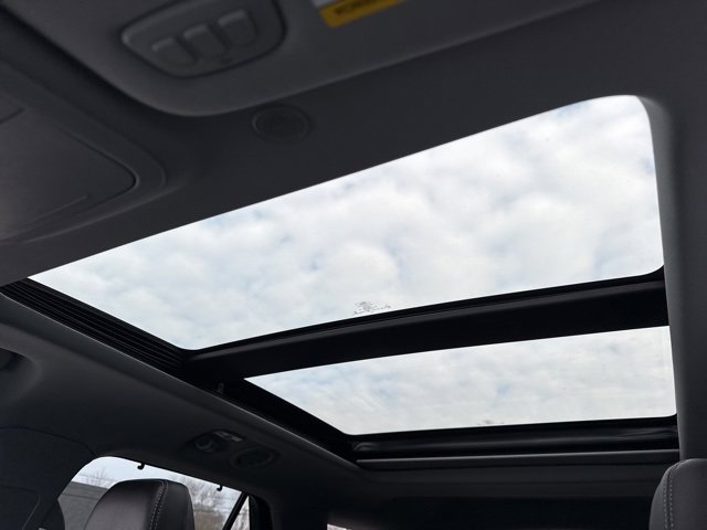 Used 2022 Ford Explorer Limited w/ Equipment Group 301A image 18