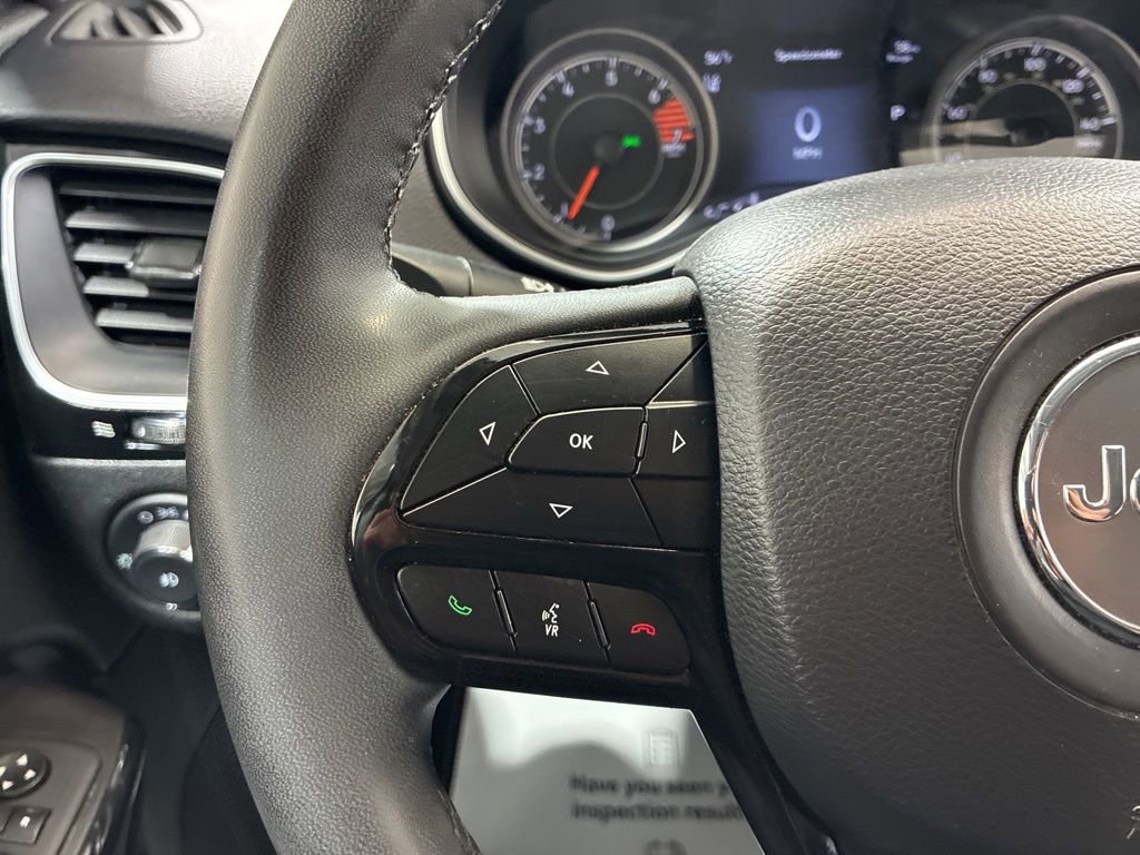 Used 2023 Jeep Cherokee Altitude Lux AWD/4WD image 29