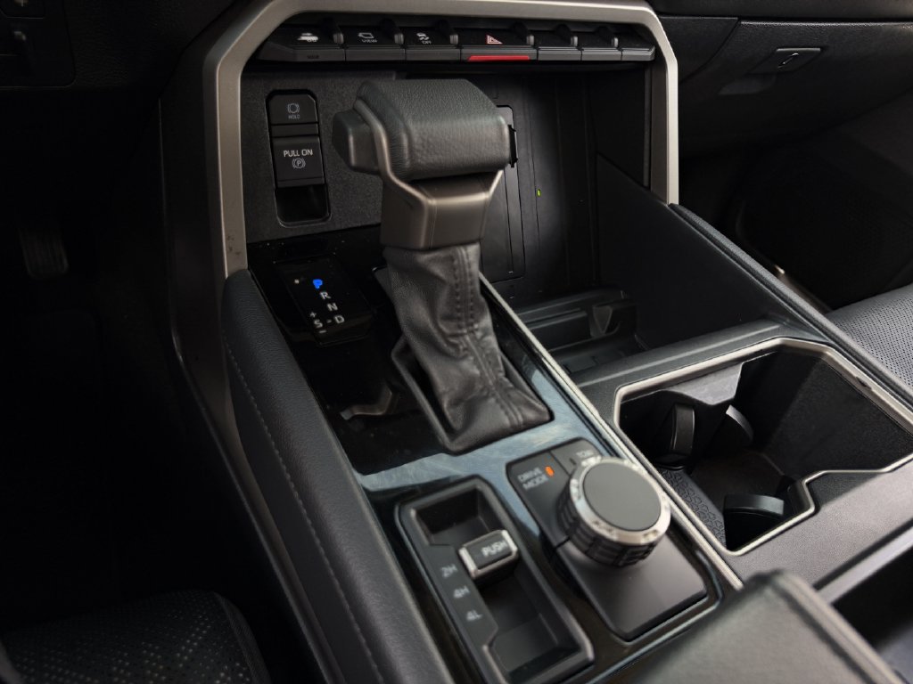 Used 2024 Toyota Tundra Limited AWD/4WD image 21