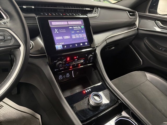 Used 2022 Jeep Grand Cherokee Altitude image 22