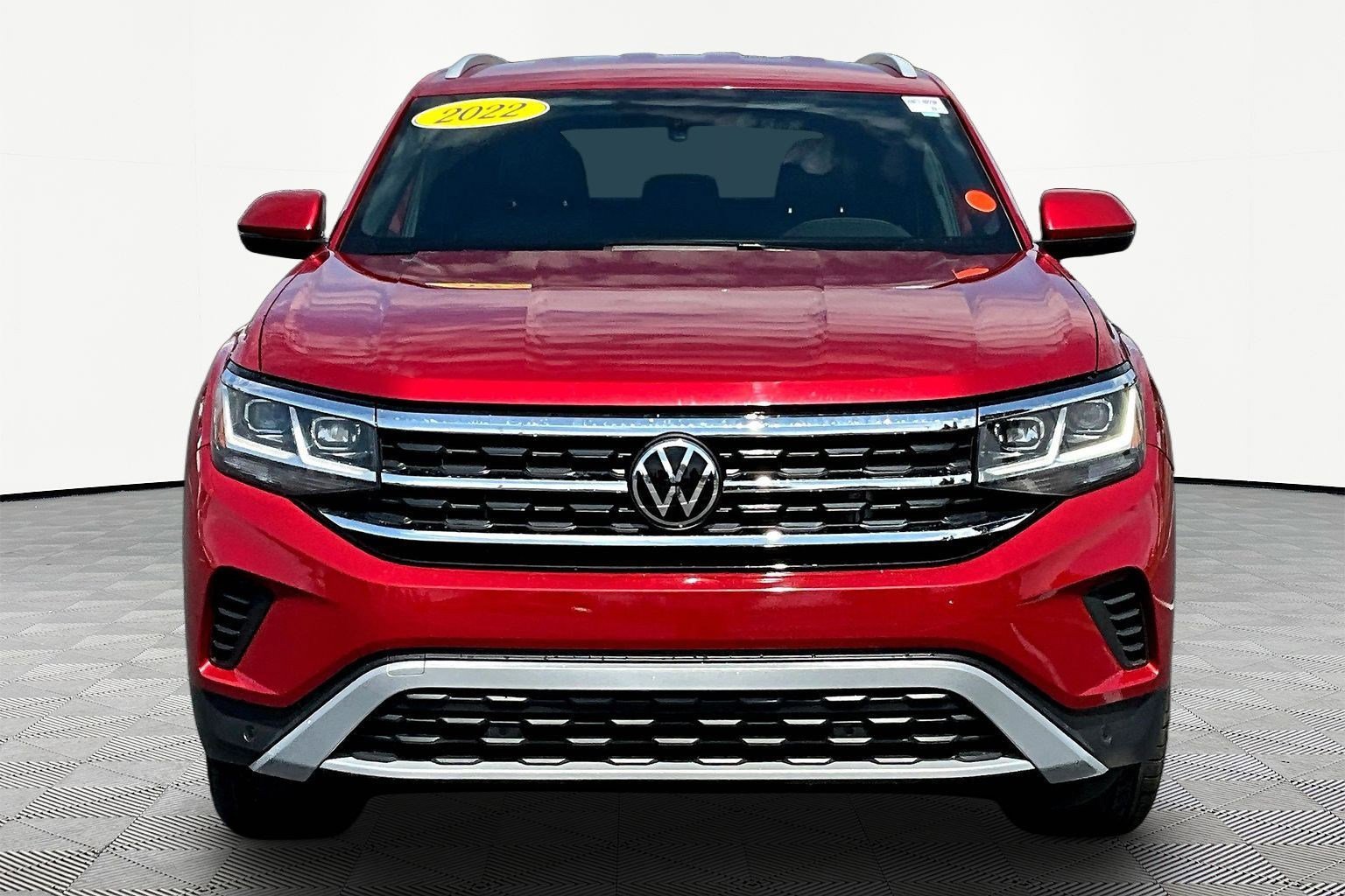 Used 2022 Volkswagen Atlas Cross Sport SE w/ Black Wheel Package AWD/4WD image 2
