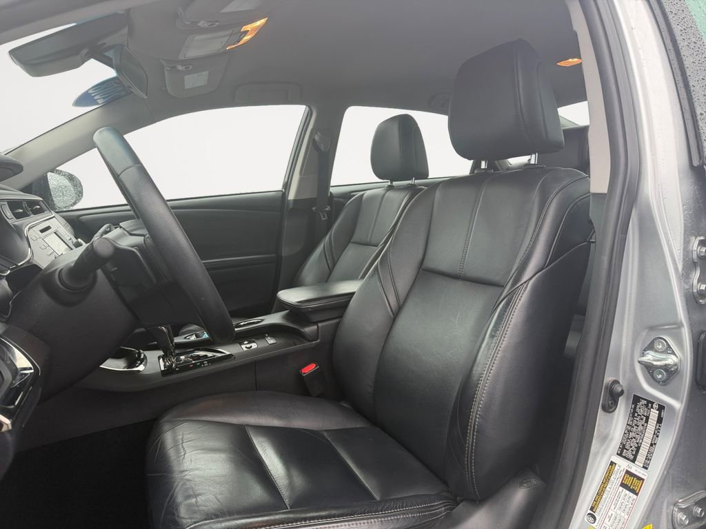 Used 2018 Toyota Avalon XLE w/ Carpet Mat Package image 9