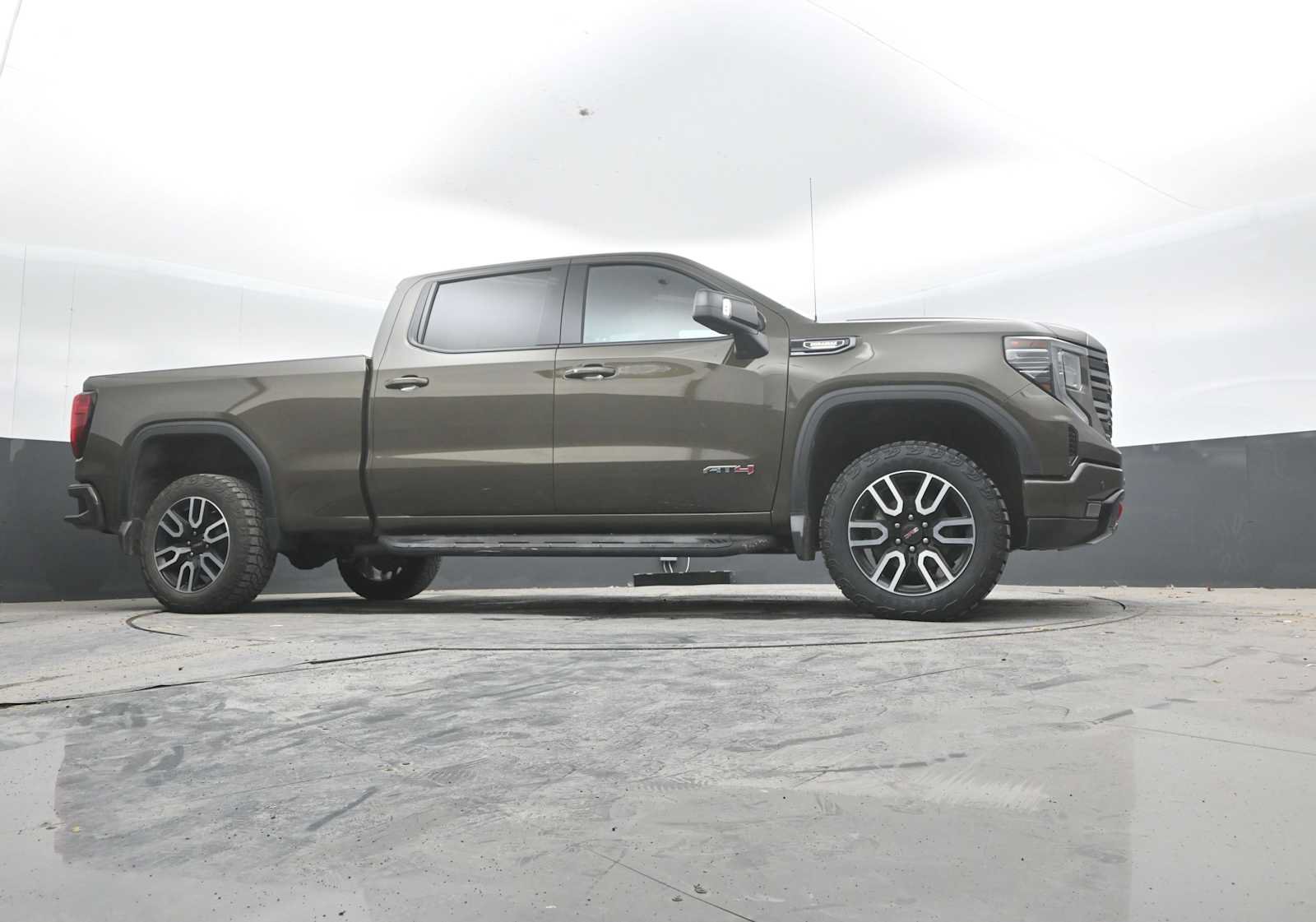 Used 2023 GMC Sierra 1500 AT4 w/ AT4 Premium Package AWD/4WD image 44