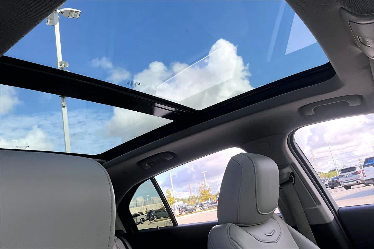 Used 2019 Cadillac XT4 Premium Luxury FWD image 13
