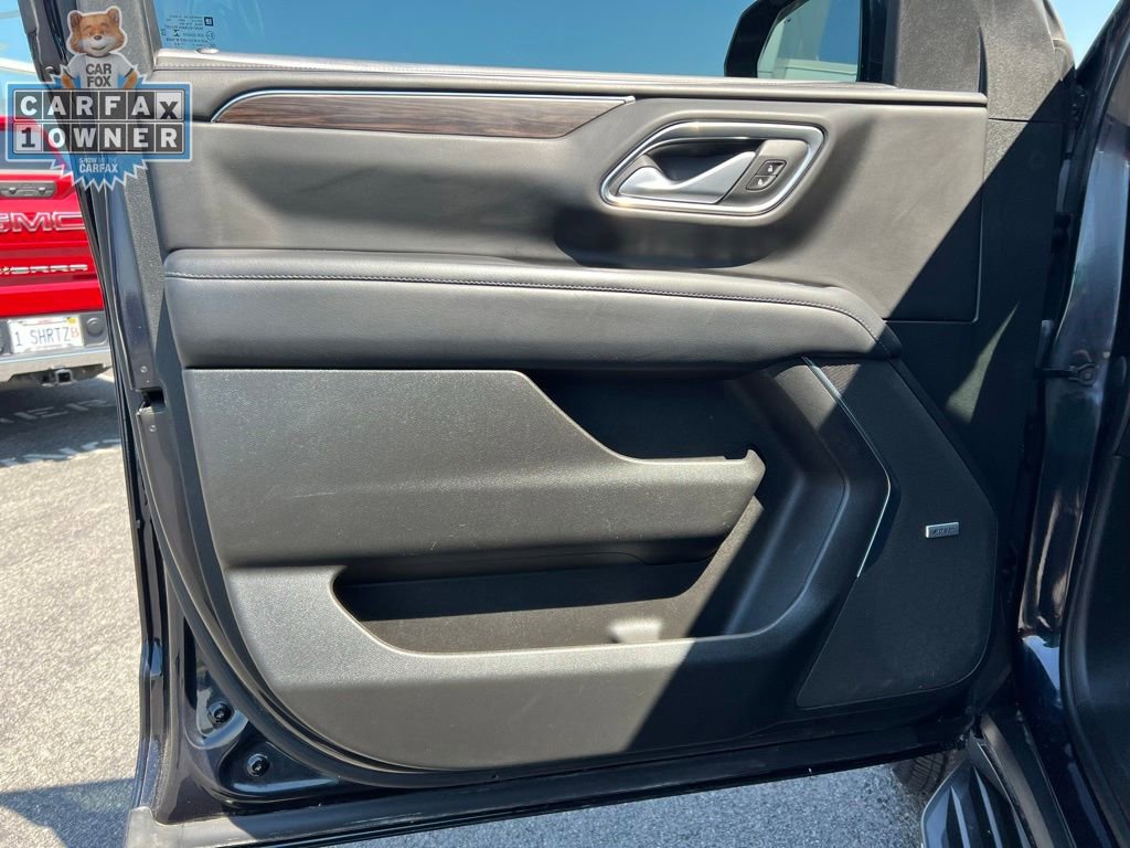 Used 2022 Chevrolet Tahoe LT w/ Luxury Package AWD/4WD image 10